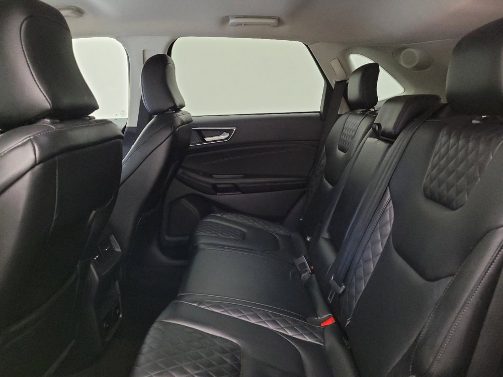 Used 2024 Ford Edge Titanium image 18