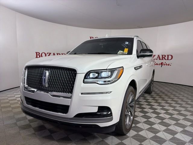 Used 2023 Lincoln Navigator Reserve AWD/4WD image 4