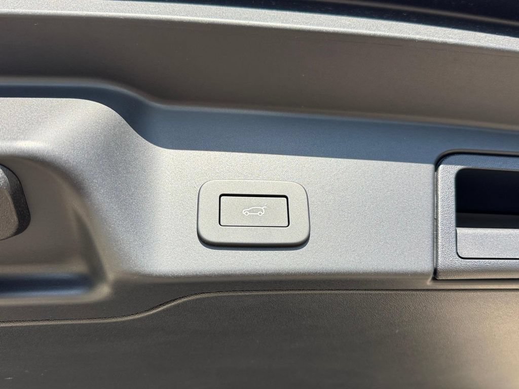 New 2026 Land Rover Range Rover Evoque S AWD/4WD image 6