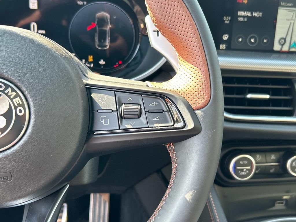 New 2025 Alfa Romeo Stelvio Sprint AWD/4WD image 28