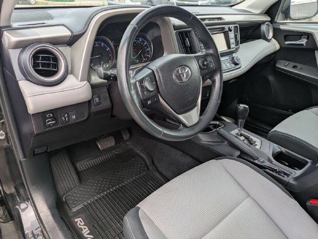 Used 2018 Toyota RAV4 XLE w/ Plus Extra Value Package AWD/4WD image 8