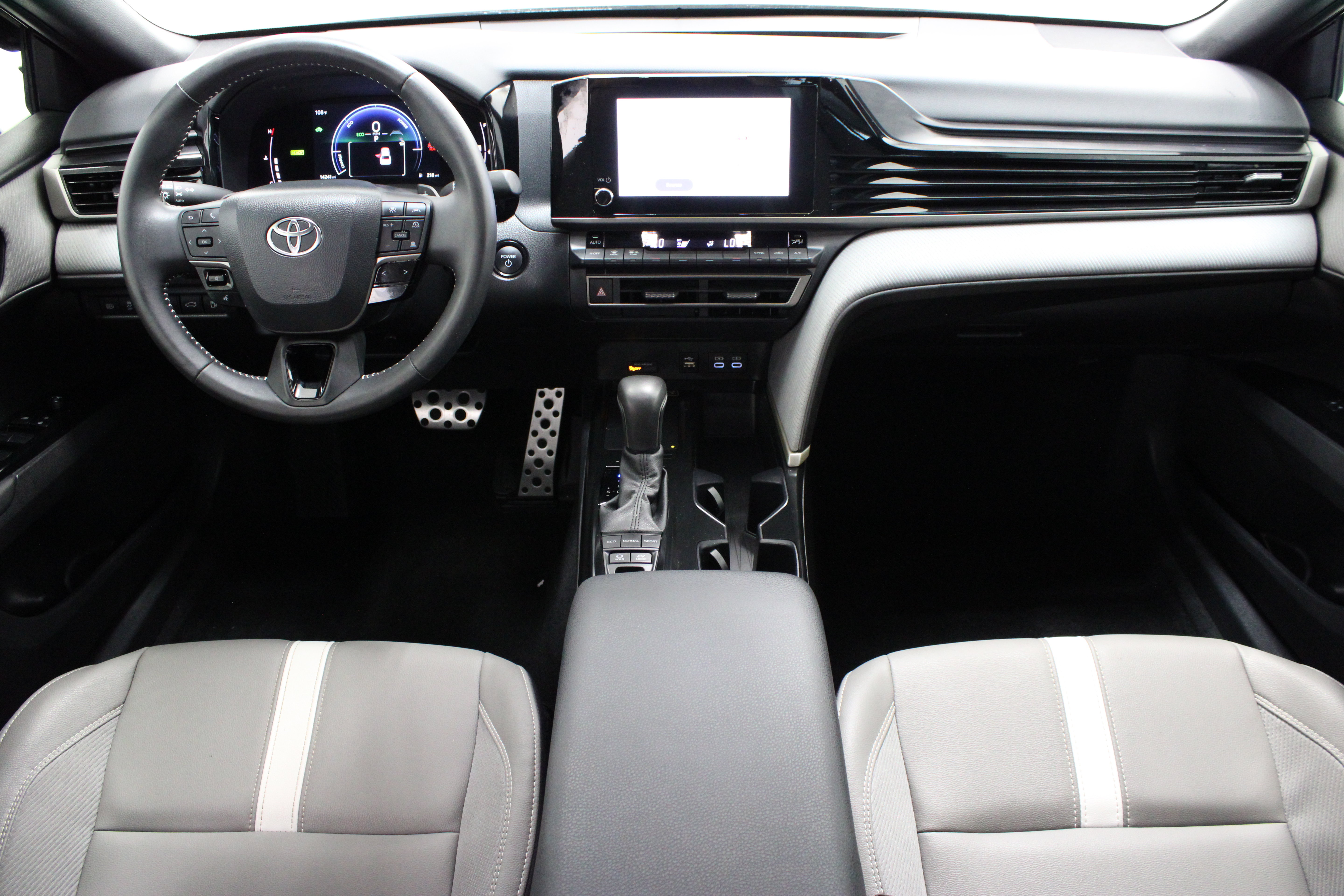 Used 2026 Toyota Camry SE w/ Convenience Package FWD image 29