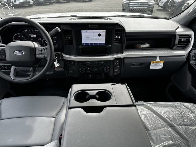 New 2026 Ford F550 4x4 Crew Cab image 18