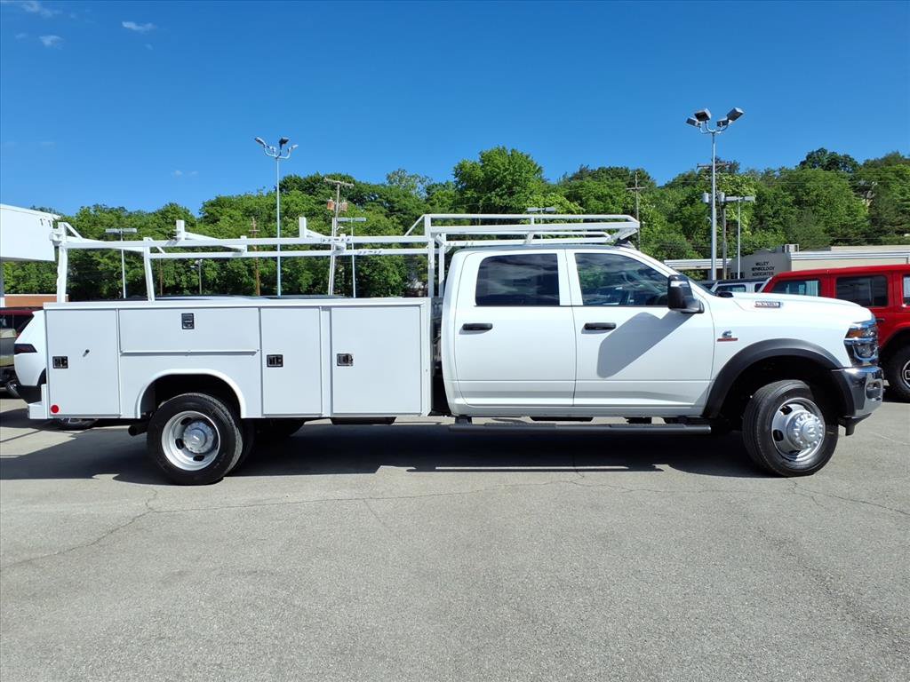 New 2026 RAM 5500 Tradesman w/ Chrome Appearance Group AWD/4WD image 3