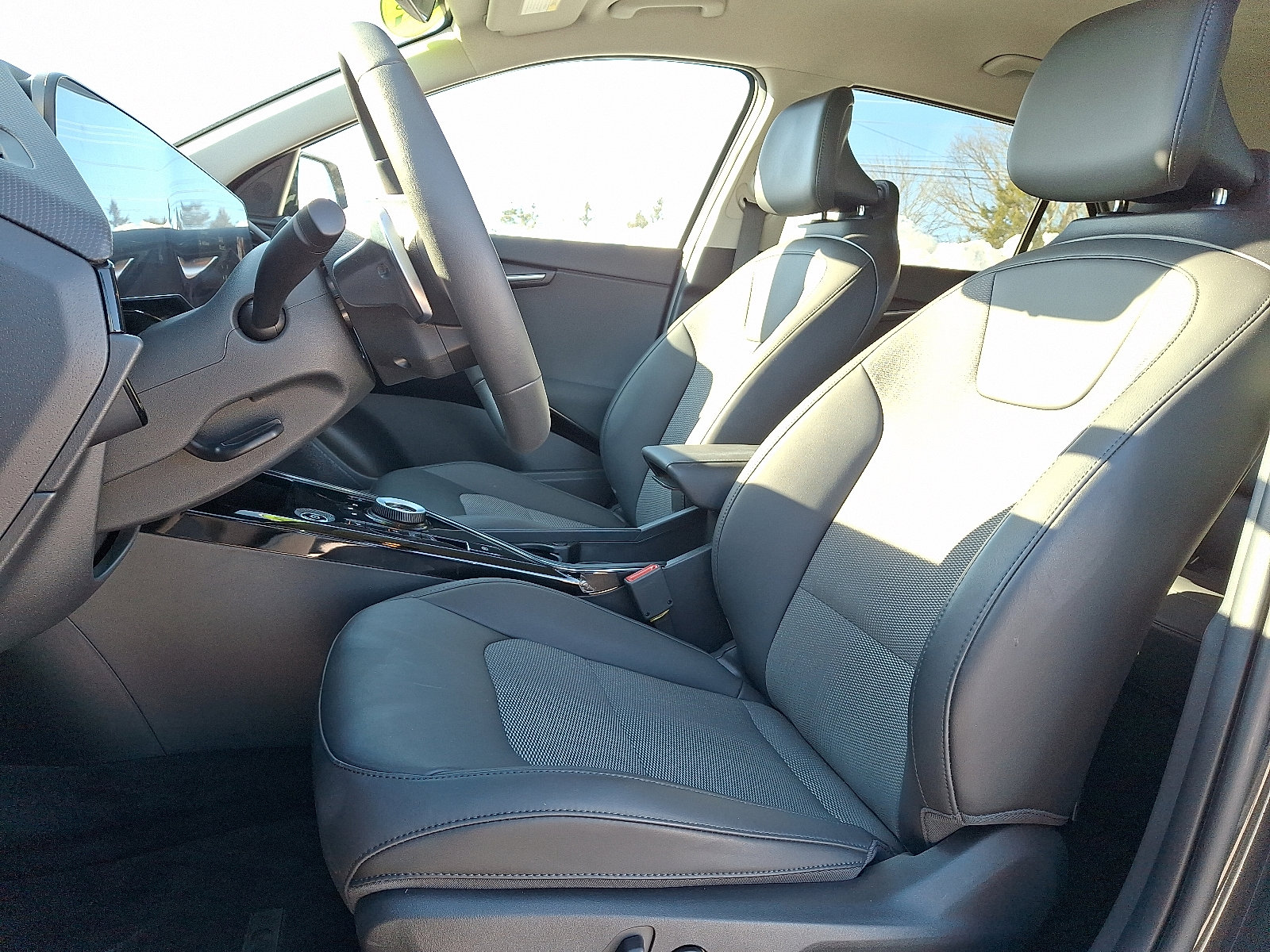 Used 2024 Kia Niro Wind w/ Wind Preserve Package image 13