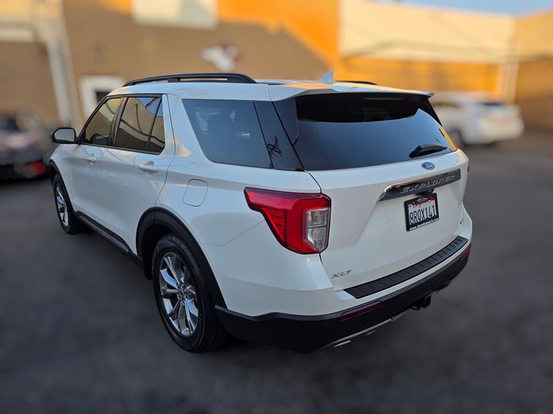 Used 2020 Ford Explorer XLT w/ Equipment Group 202A RWD image 4