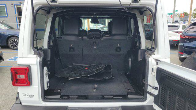 Used 2023 Jeep Wrangler Unlimited Sahara w/ LED Lighting Group AWD/4WD image 8