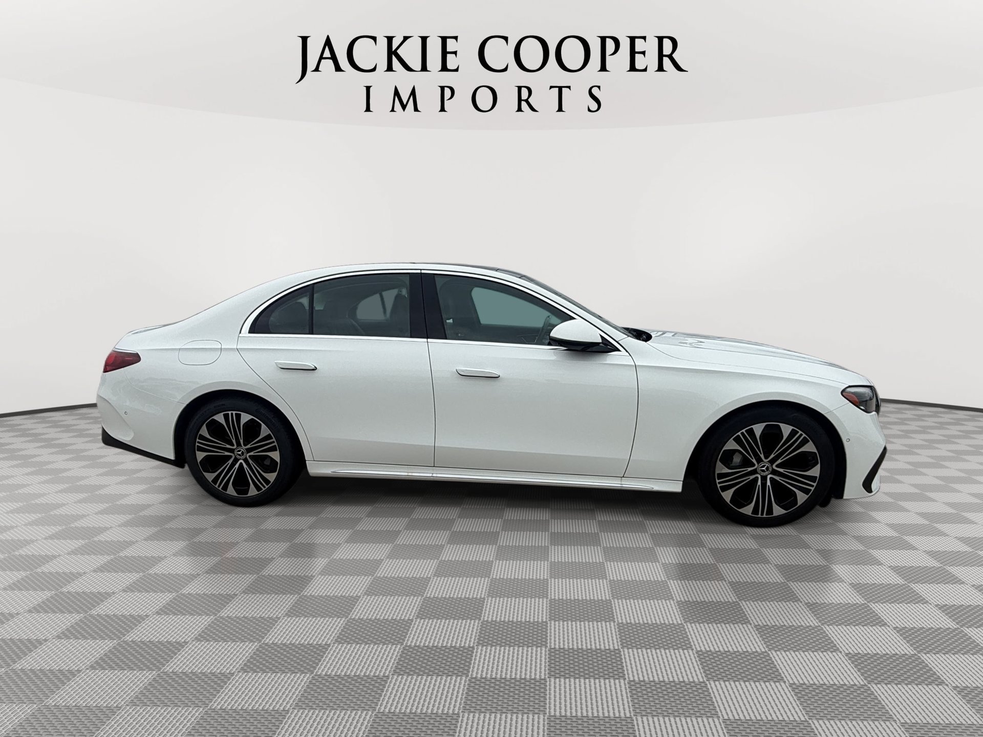 Used 2025 Mercedes-Benz E 350 Sedan w/ Winter Package image 4