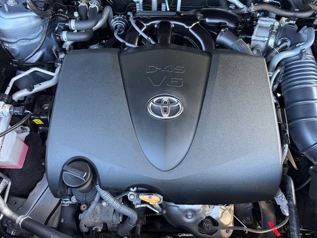 Used 2021 Toyota Highlander XLE AWD/4WD image 20