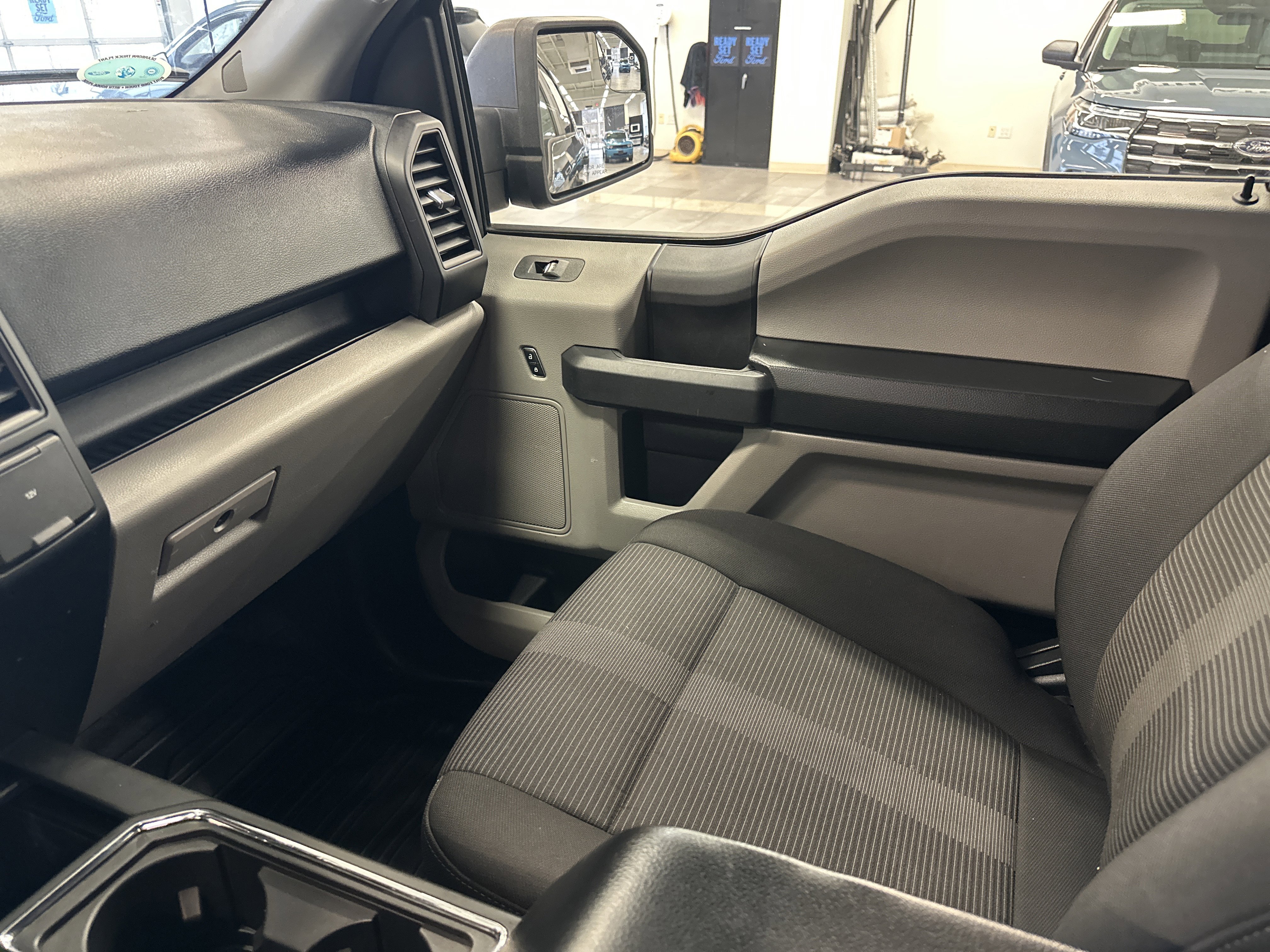 Used 2017 Ford F150 XL w/ Equipment Group 101A Mid image 24