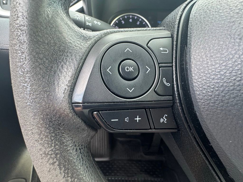 Used 2022 Toyota RAV4 XLE image 19