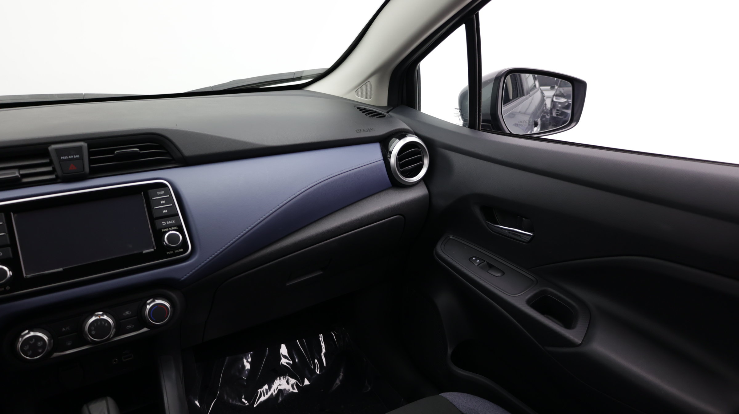 Used 2025 Nissan Versa SV FWD image 26