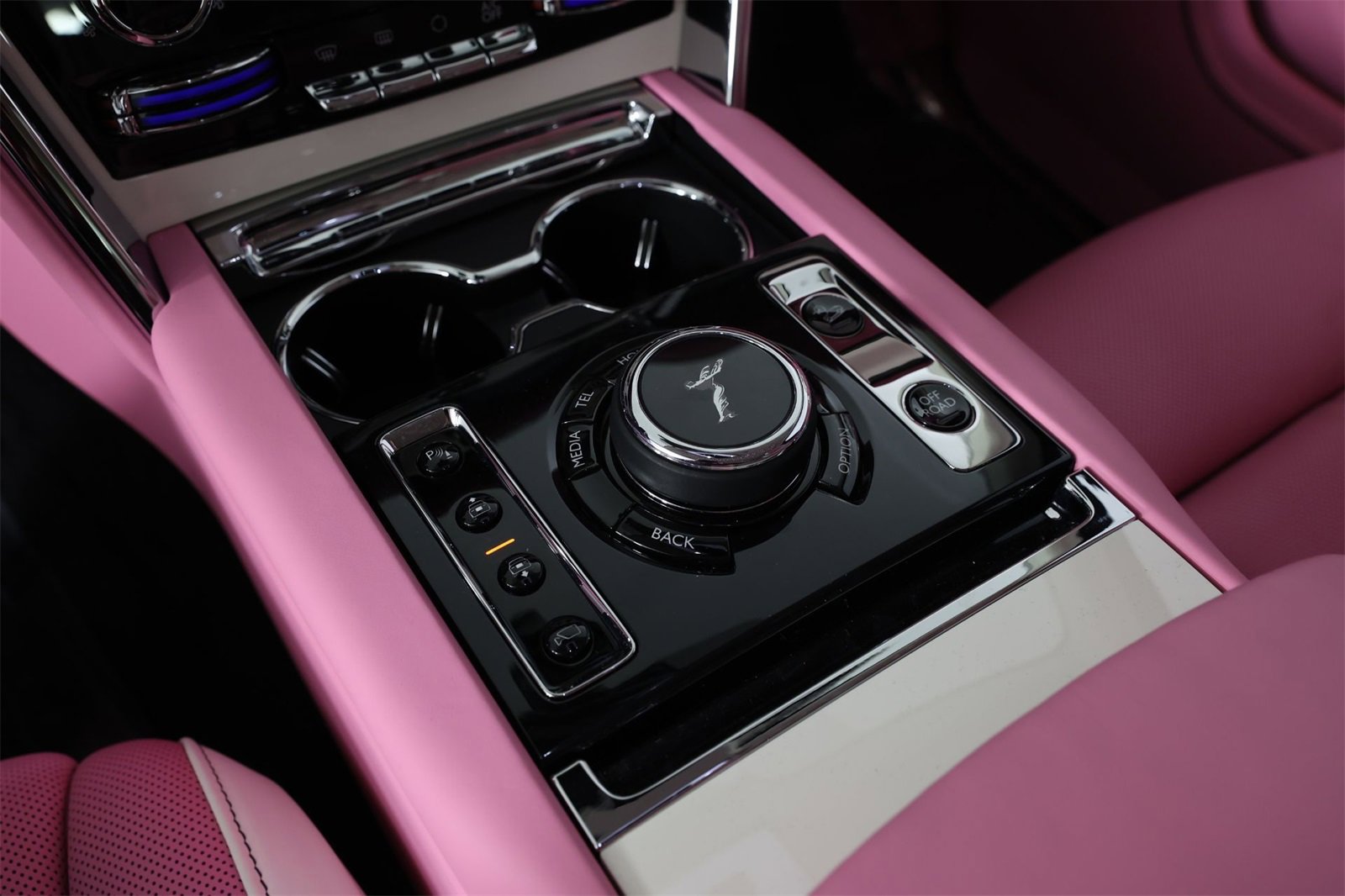 New 2025 Rolls-Royce Cullinan w/ Dynamic Package image 18