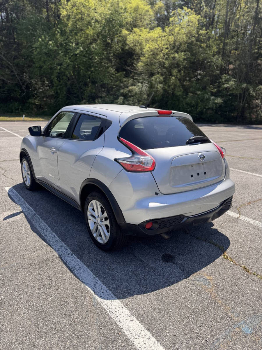 Used 2016 Nissan Juke SV AWD/4WD image 4