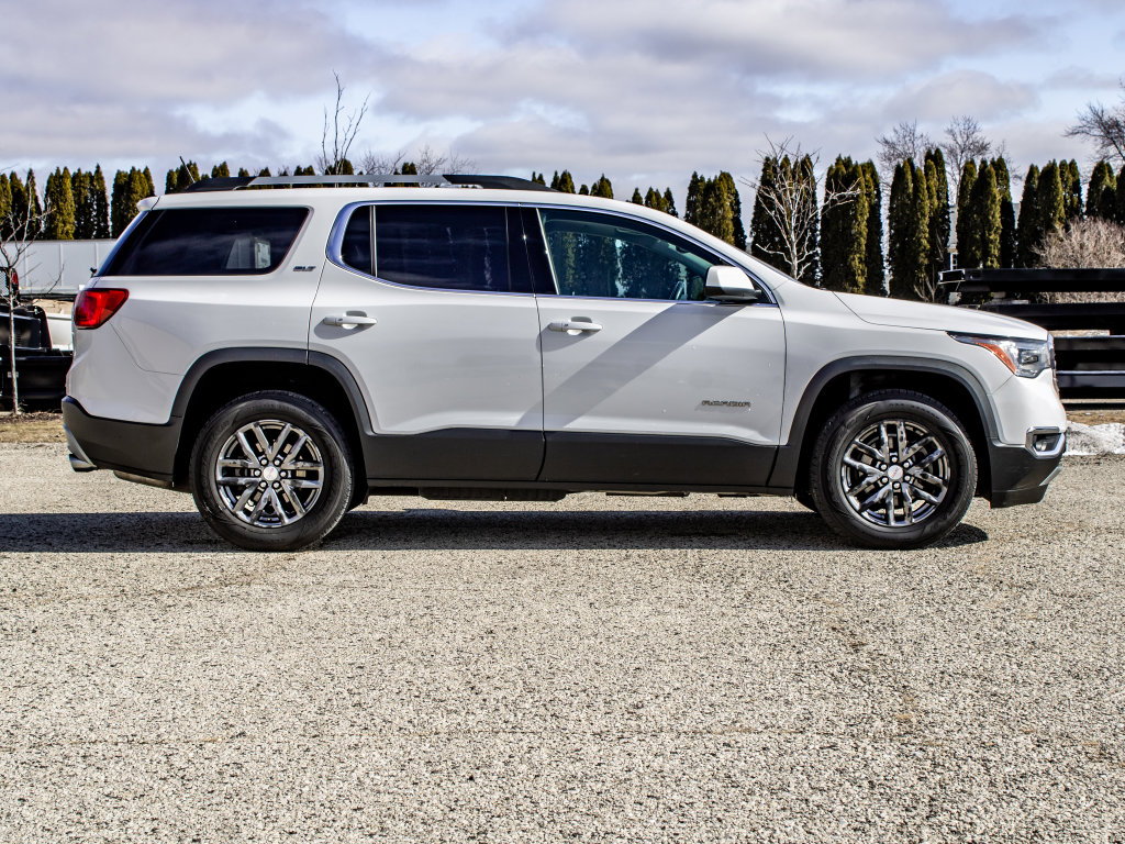 Used 2018 GMC Acadia SLT image 2