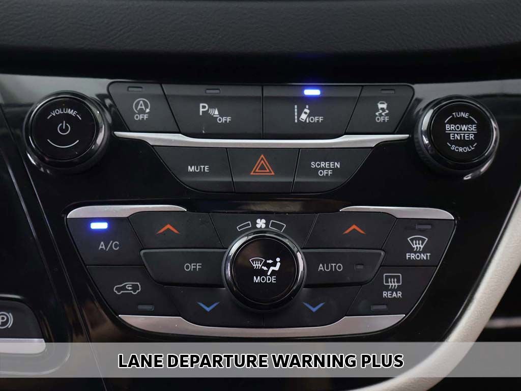 Used 2023 Chrysler Pacifica Touring-L FWD image 5