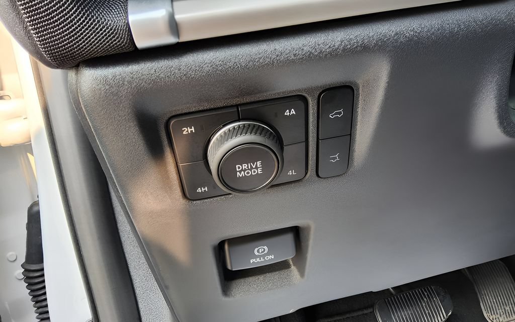 Used 2025 Ford Expedition Active AWD/4WD image 20