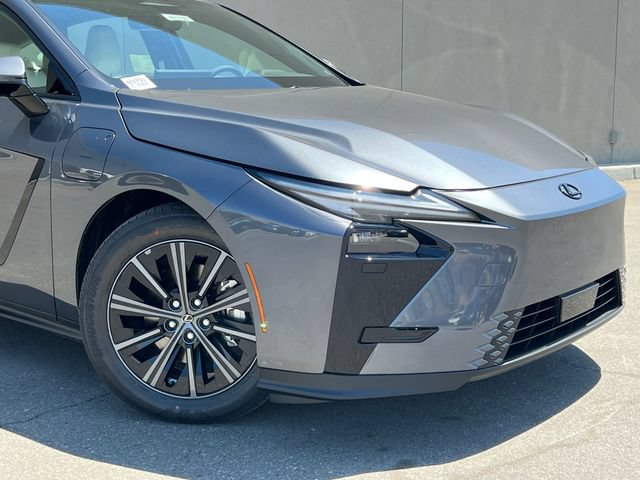 New 2026 Lexus ES 500e AWD/4WD image 2