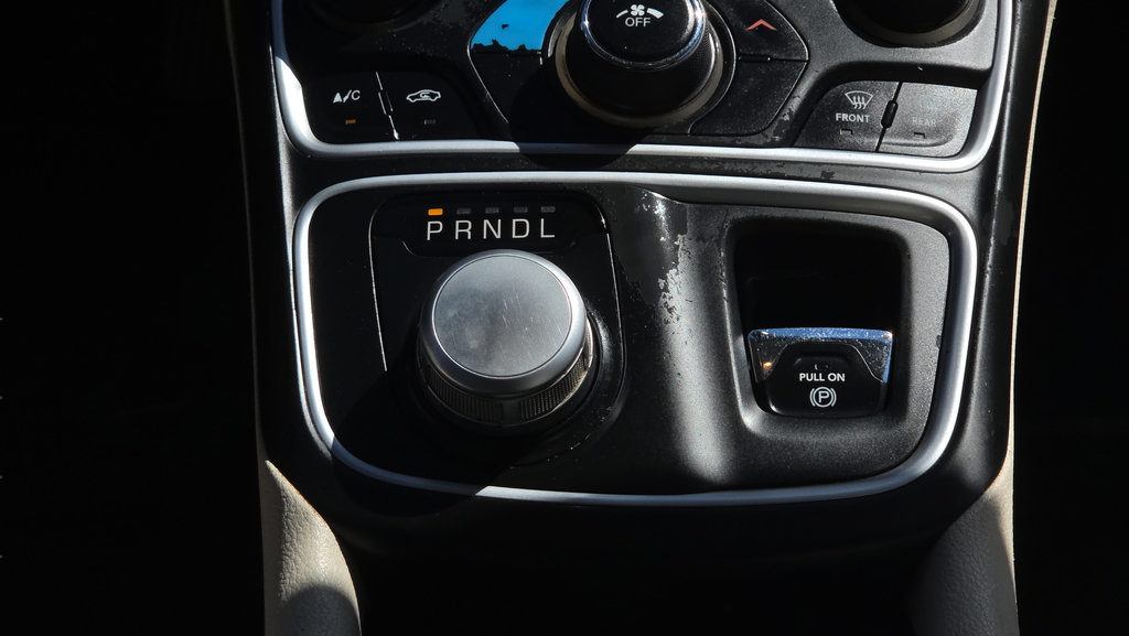 Used 2017 Chrysler 200 Limited Platinum FWD image 14