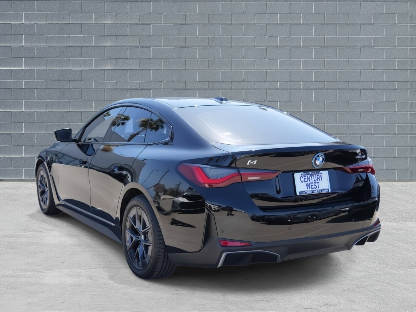 Certified 2023 BMW i4 eDrive40 w/ Premium Package image 3