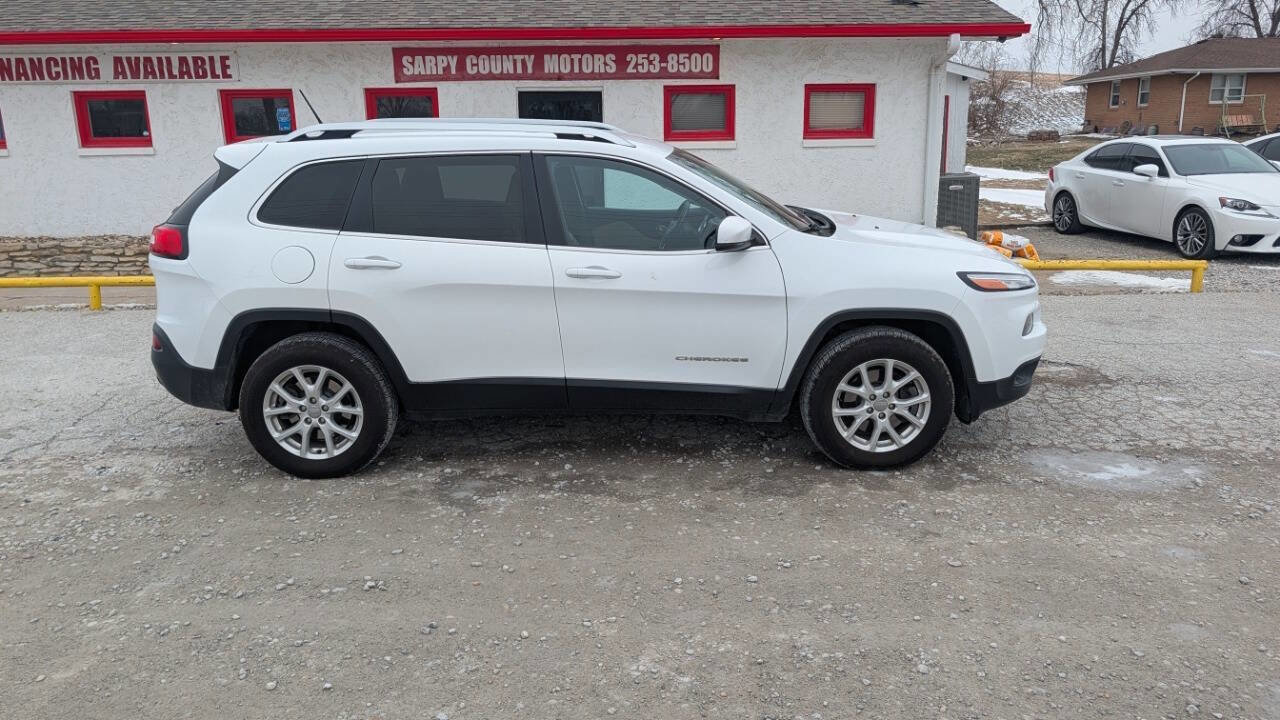 Used 2015 Jeep Cherokee Latitude w/ Cold Weather Group image 2