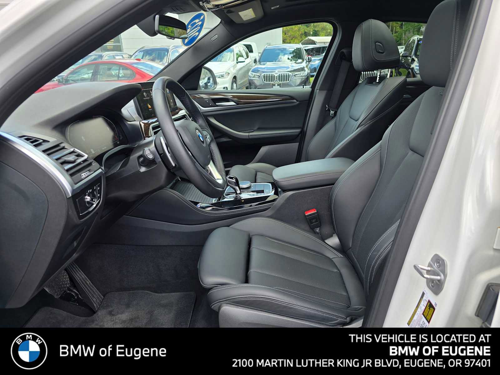 Used 2025 BMW X4 xDrive30i AWD/4WD image 22