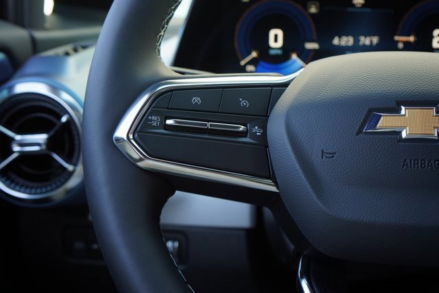 New 2025 Chevrolet Equinox EV LT image 15