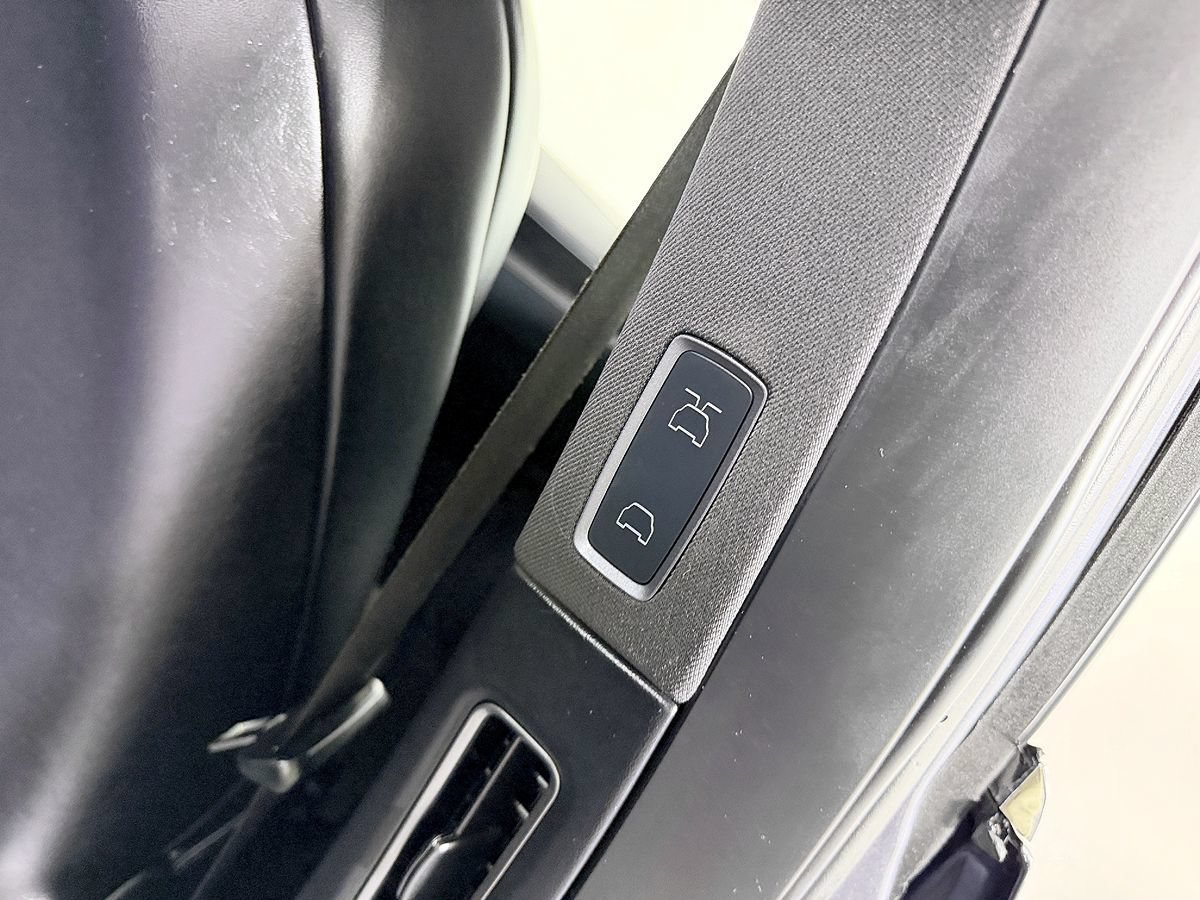 Used 2018 Tesla Model X 100D AWD/4WD image 42