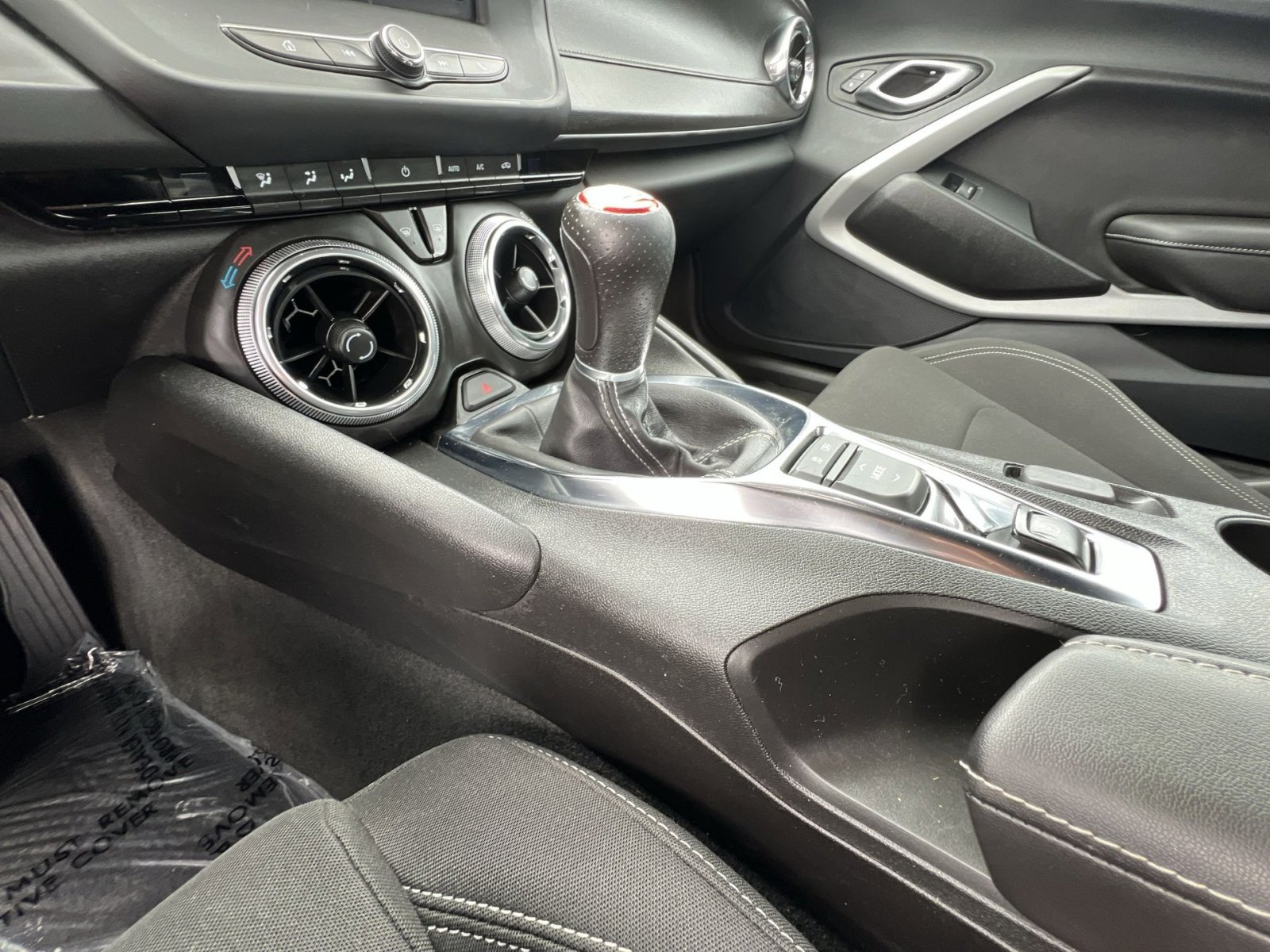 Used 2022 Chevrolet Camaro LT RWD image 29