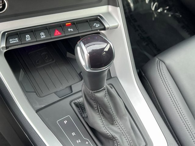 Certified 2025 Audi Q3 2.0T Premium Plus w/ Premium Plus Package image 34