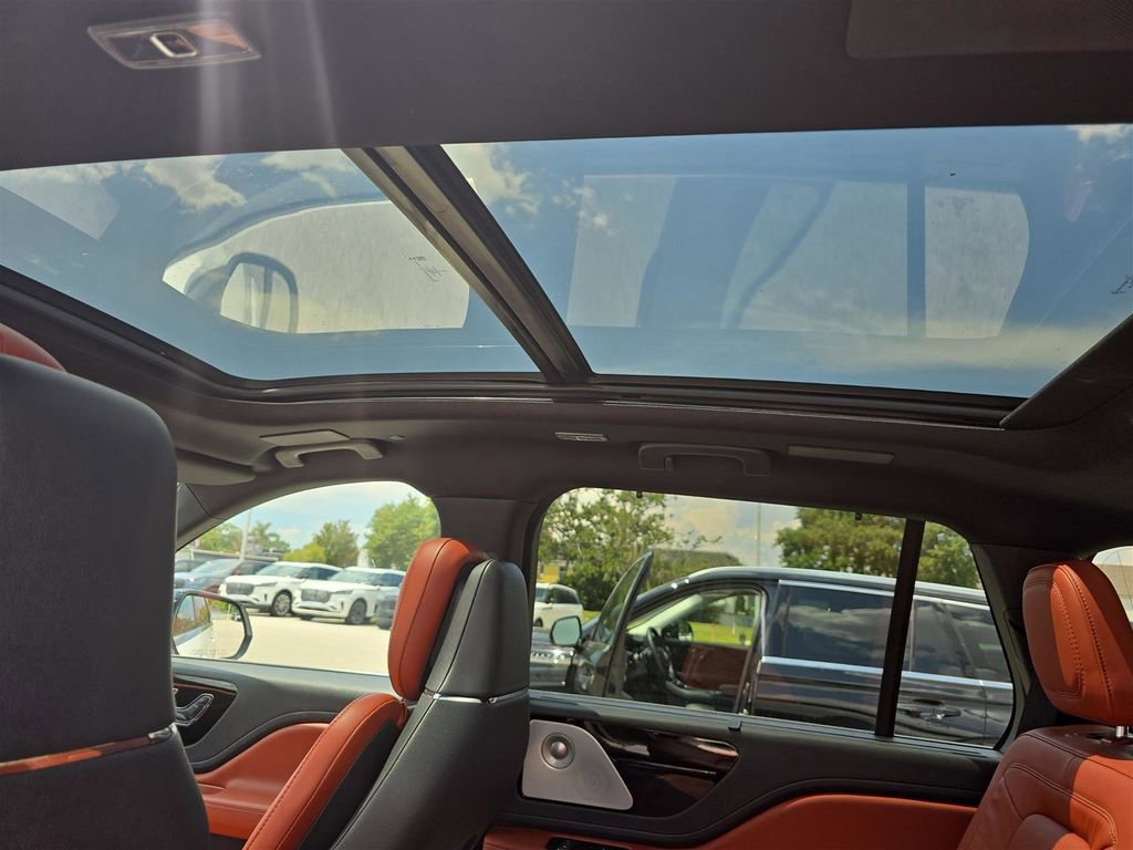 Used 2025 Lincoln Aviator Reserve w/ Equipment Group 201A image 35