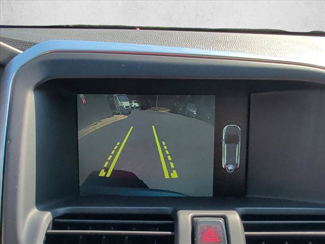 Used 2015 Volvo XC60 T6 w/ Proximity Package FWD image 17