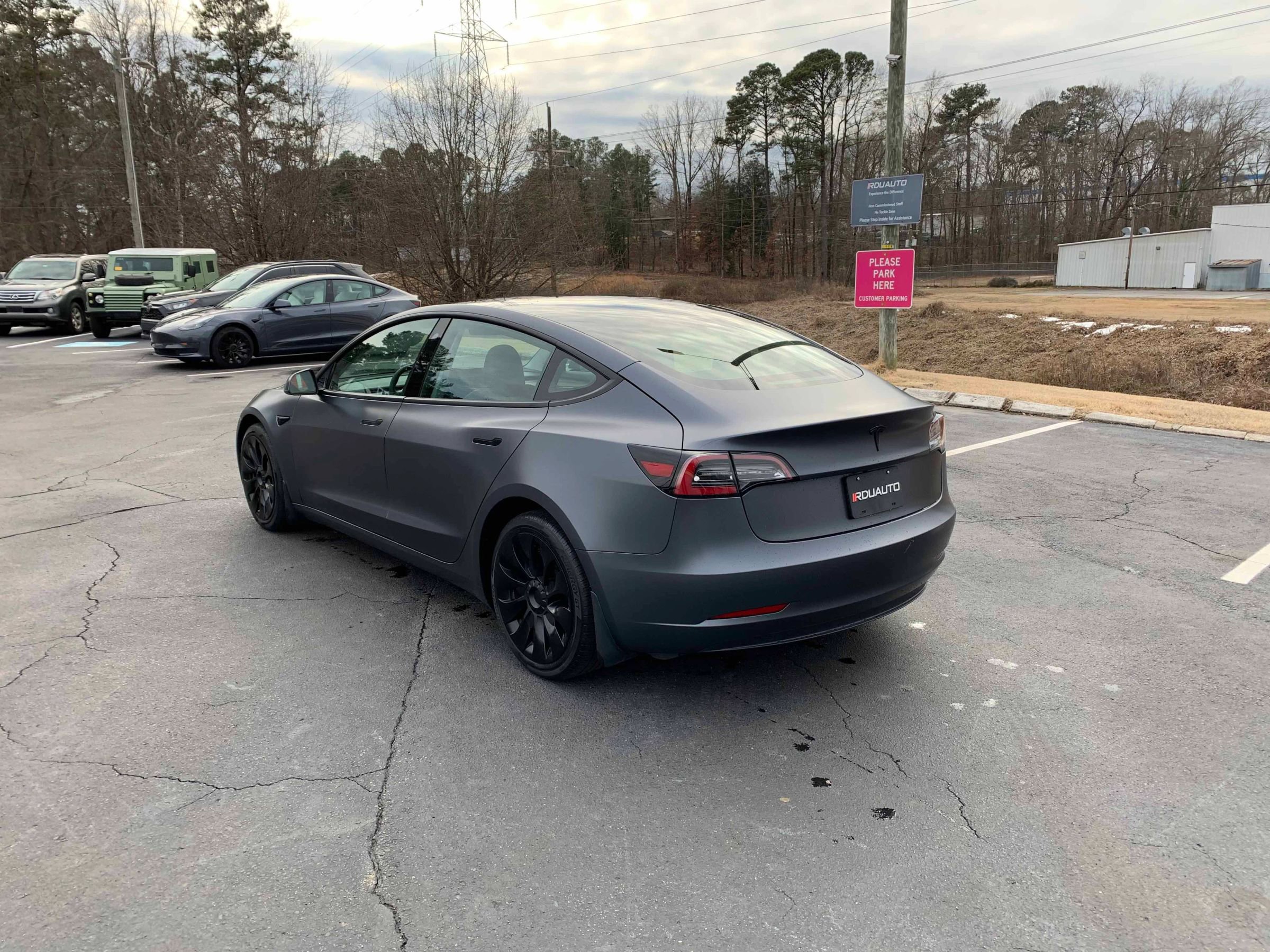 Used 2023 Tesla Model 3 Standard Range image 9