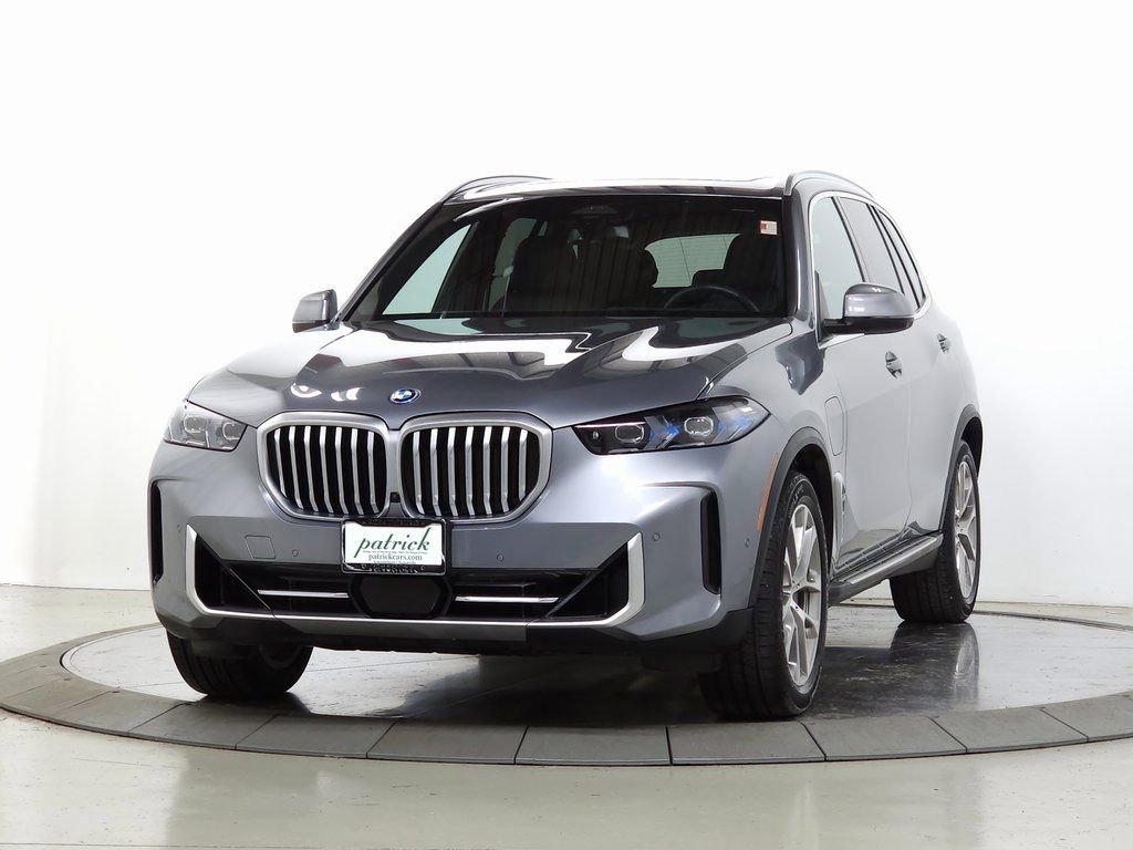 Used 2024 BMW X5 xDrive50e image 3