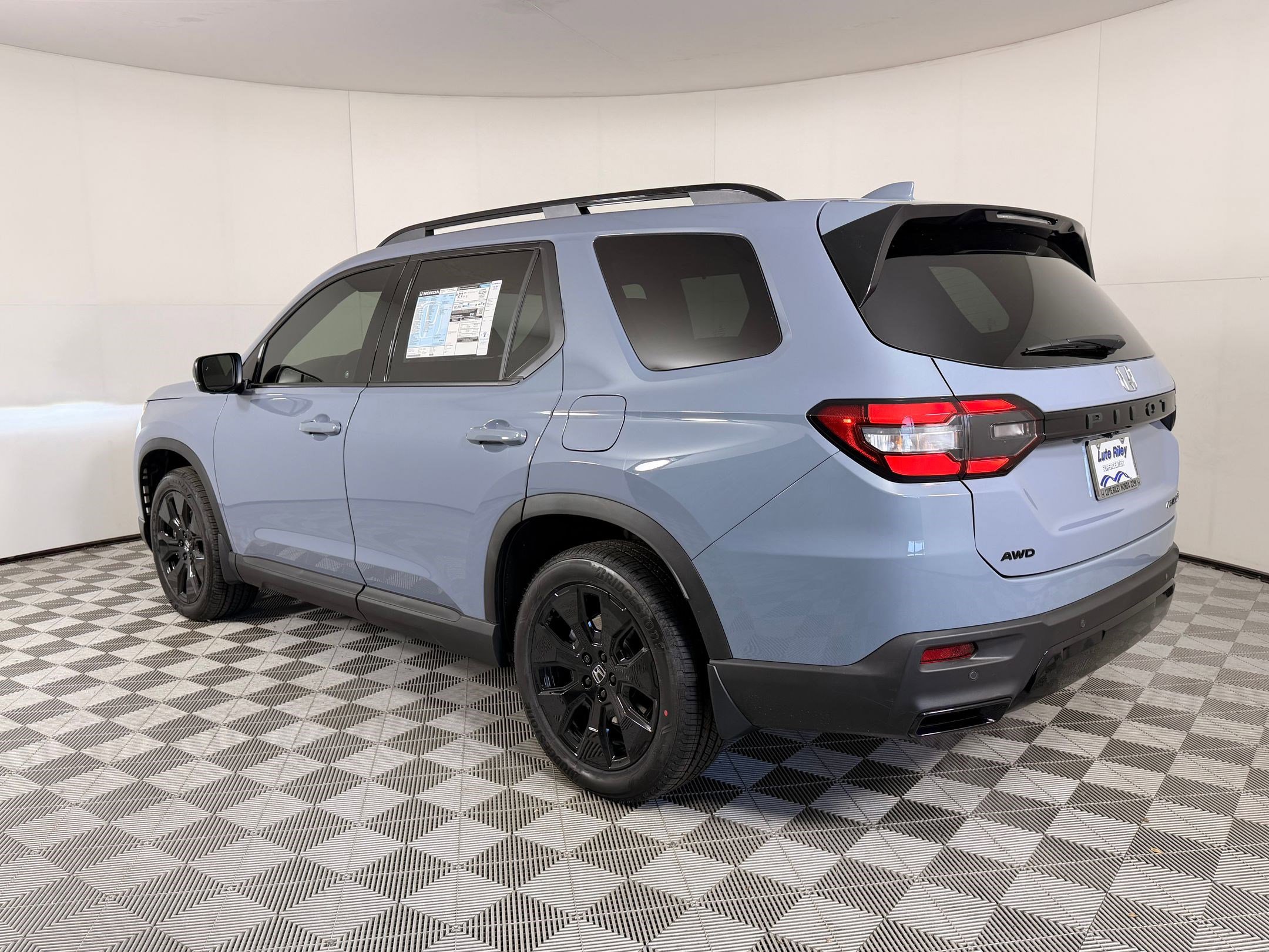 New 2026 Honda Pilot Black Edition image 3