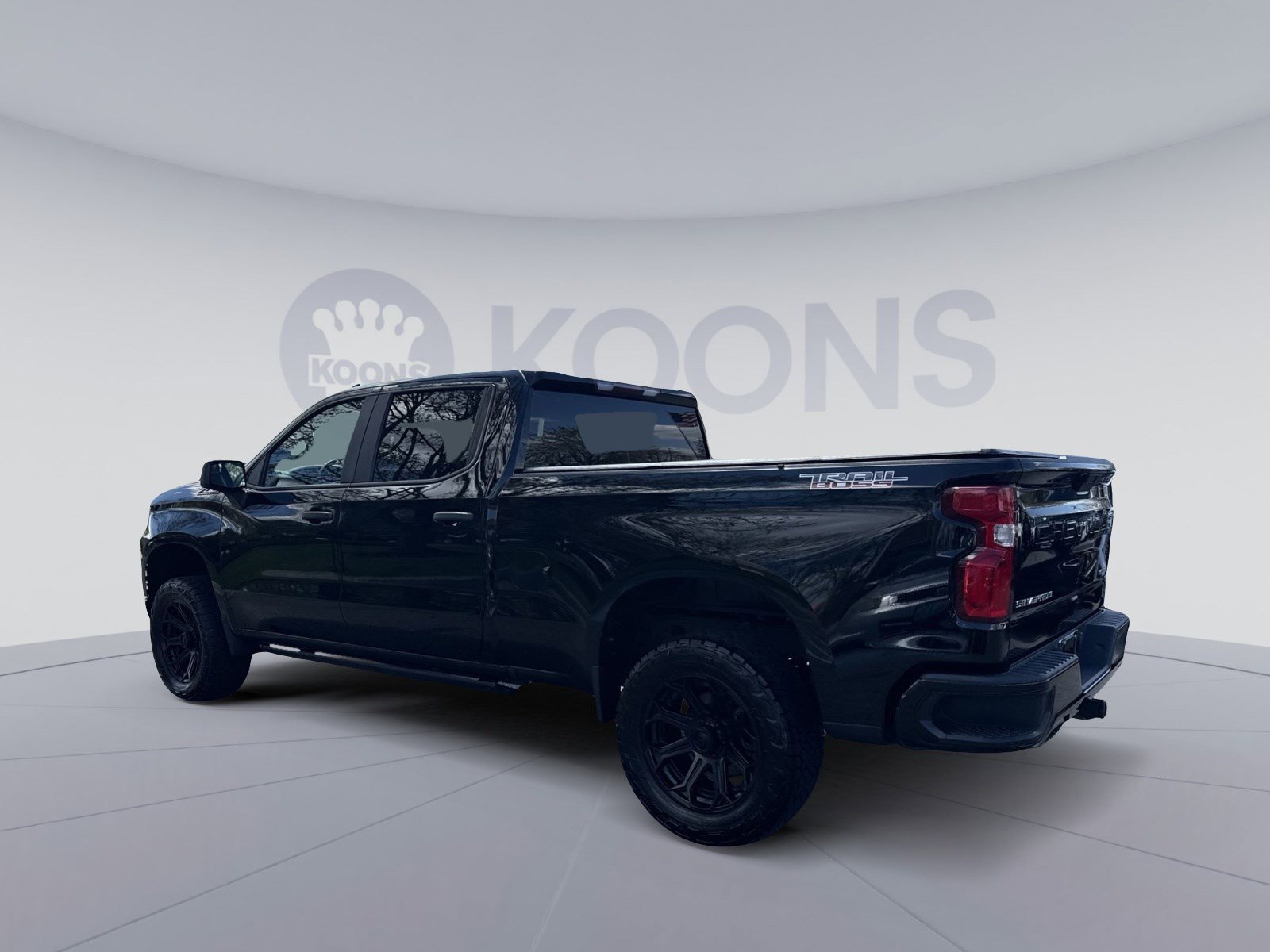Used 2019 Chevrolet Silverado 1500 Custom Trail Boss w/ Custom Convenience Package image 4