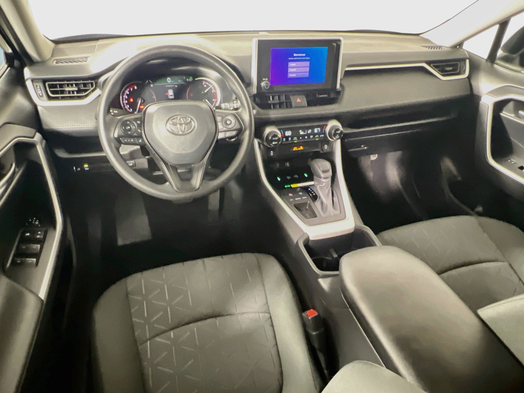 Used 2025 Toyota RAV4 XLE w/ Convenience Package FWD image 29