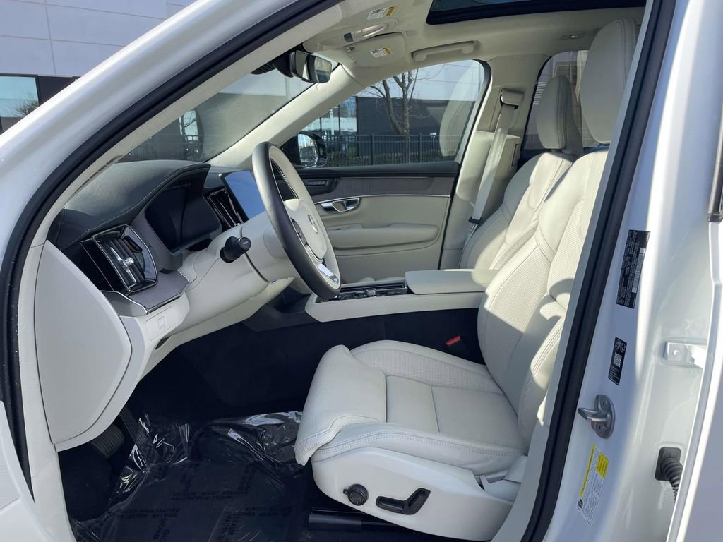 Used 2026 Volvo XC90 B6 Ultra w/ Lounge Package image 27