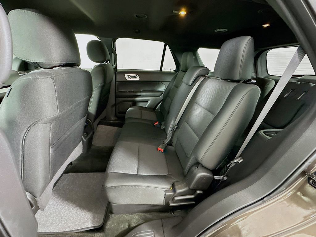 Used 2015 Ford Explorer XLT w/ Equipment Group 201B image 23