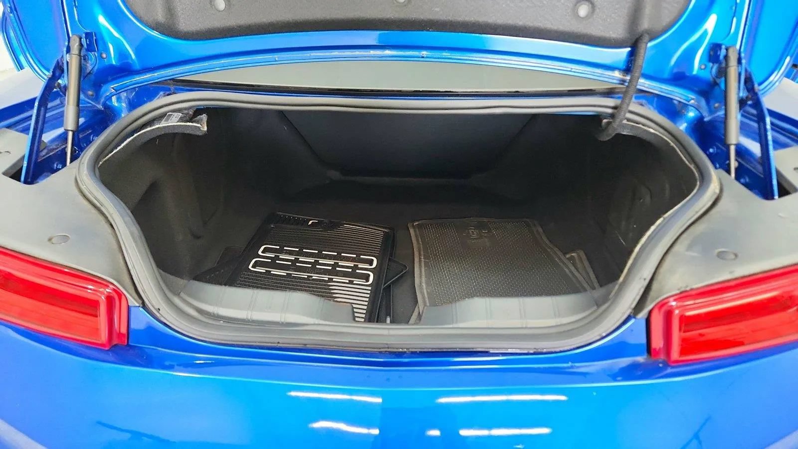 Used 2017 Chevrolet Camaro LT w/ Technology Package RWD image 35