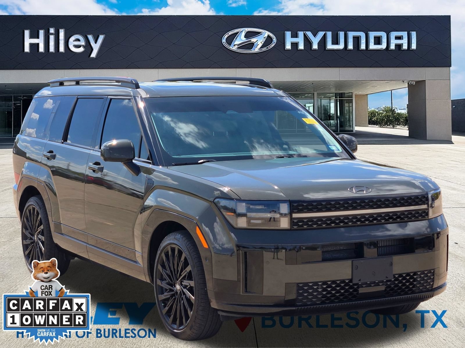 Used 2024 Hyundai Santa Fe Calligraphy FWD image 2