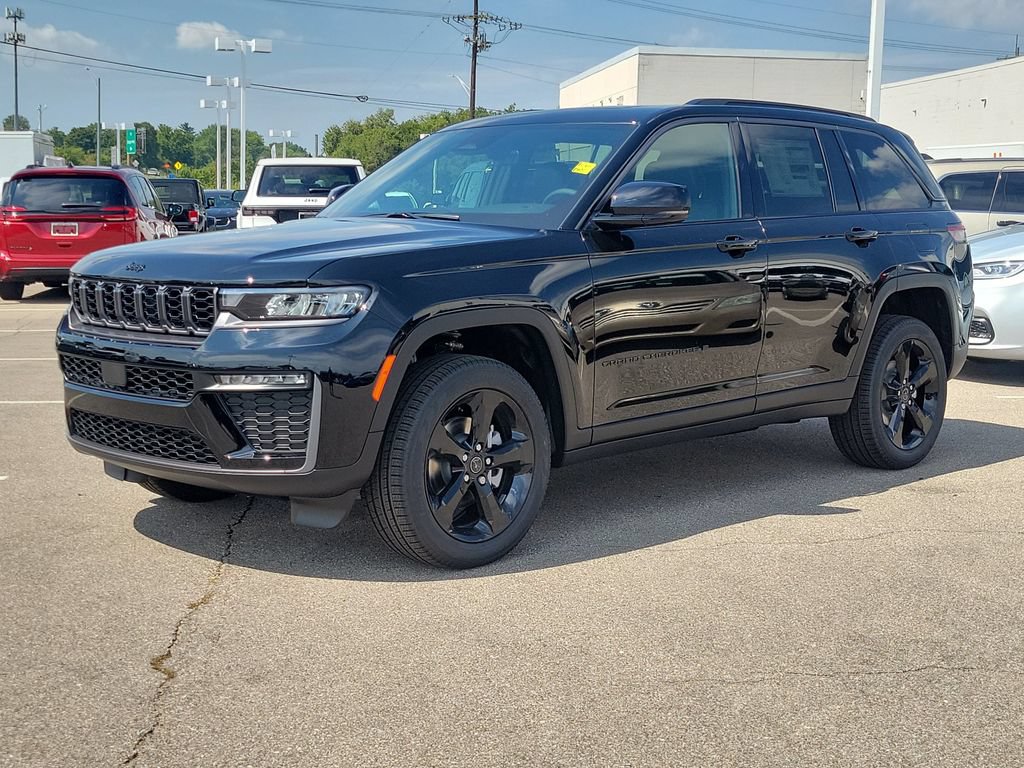 New 2027 Jeep Grand Cherokee Limited w/ Limited Altitude Package AWD/4WD image 2