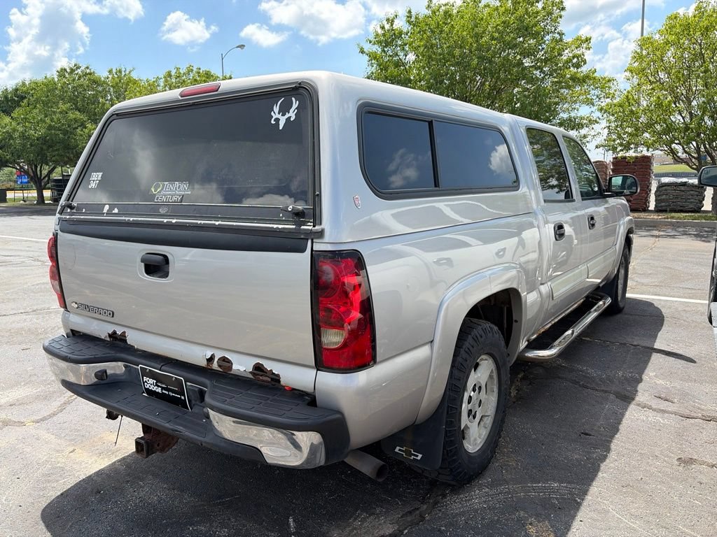 Used 2006 Chevrolet Silverado 1500 LT w/ Onstar Plus Package AWD/4WD image 5