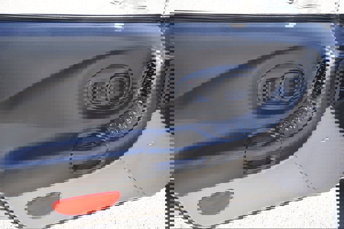 Used 1999 Chevrolet Corvette Convertible w/ Memory Pkg image 15