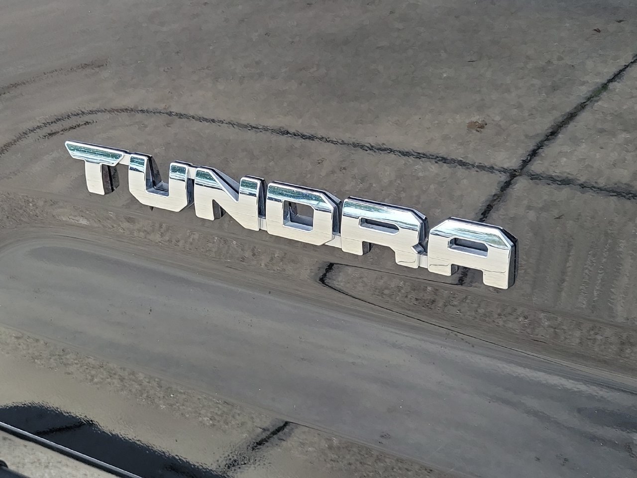 Used 2024 Toyota Tundra SR5 w/ SR5 Convenience Package AWD/4WD image 8