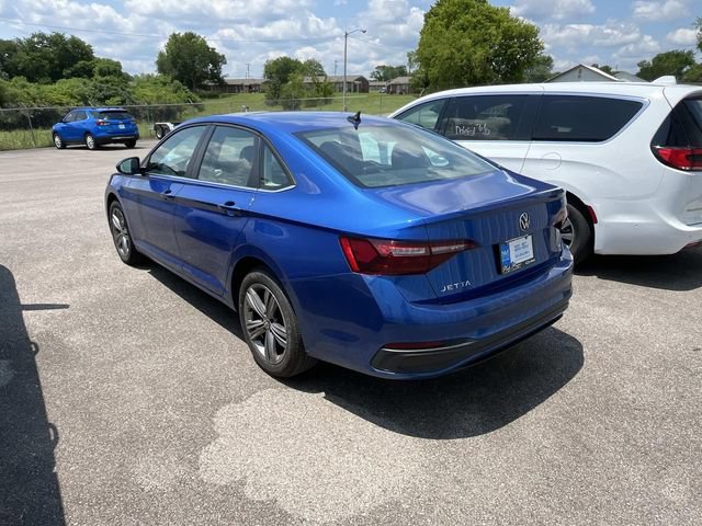 Used 2024 Volkswagen Jetta SE FWD image 5