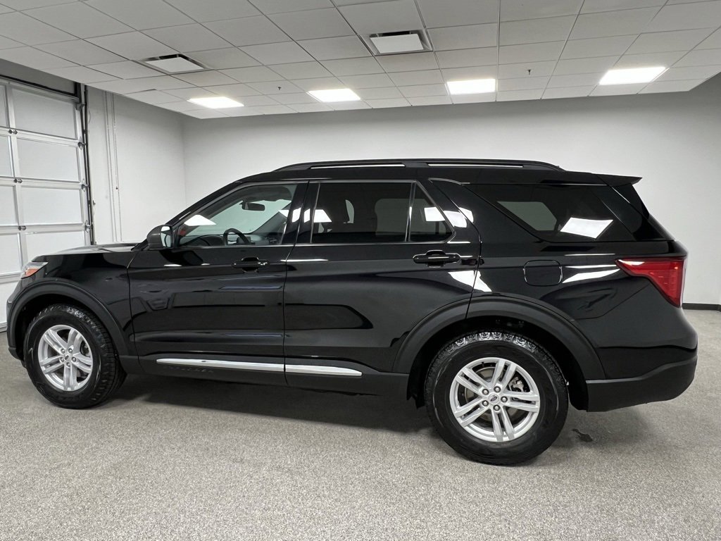 Used 2024 Ford Explorer XLT w/ Equipment Group 202A image 8