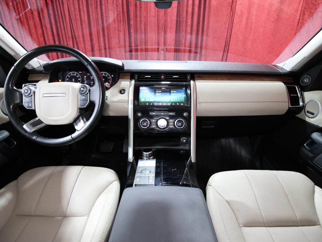 Used 2018 Land Rover Discovery HSE AWD/4WD image 15