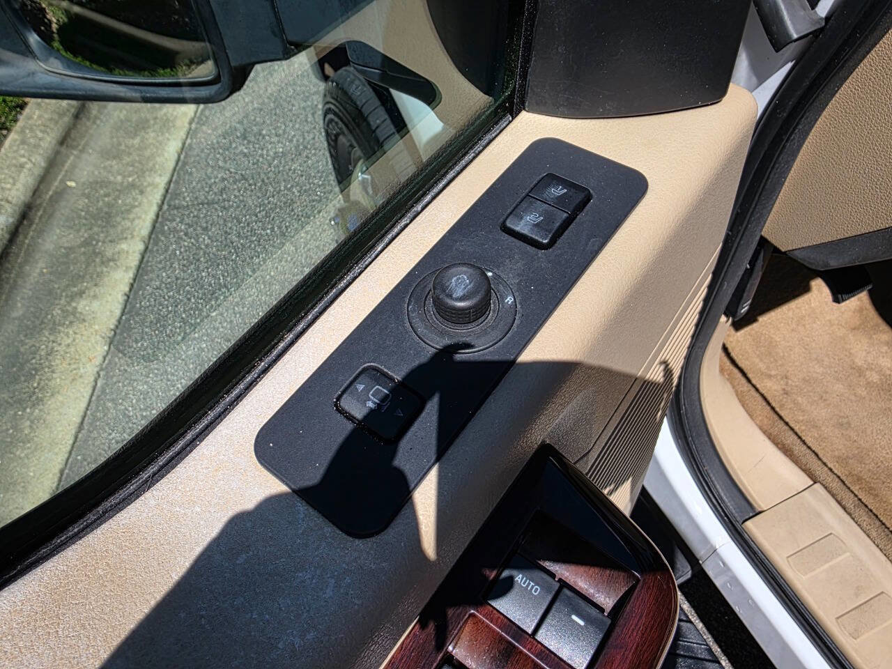 Used 2009 Ford F350 Lariat image 14