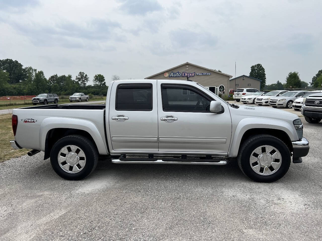 Used 2010 GMC Canyon SLE AWD/4WD image 1